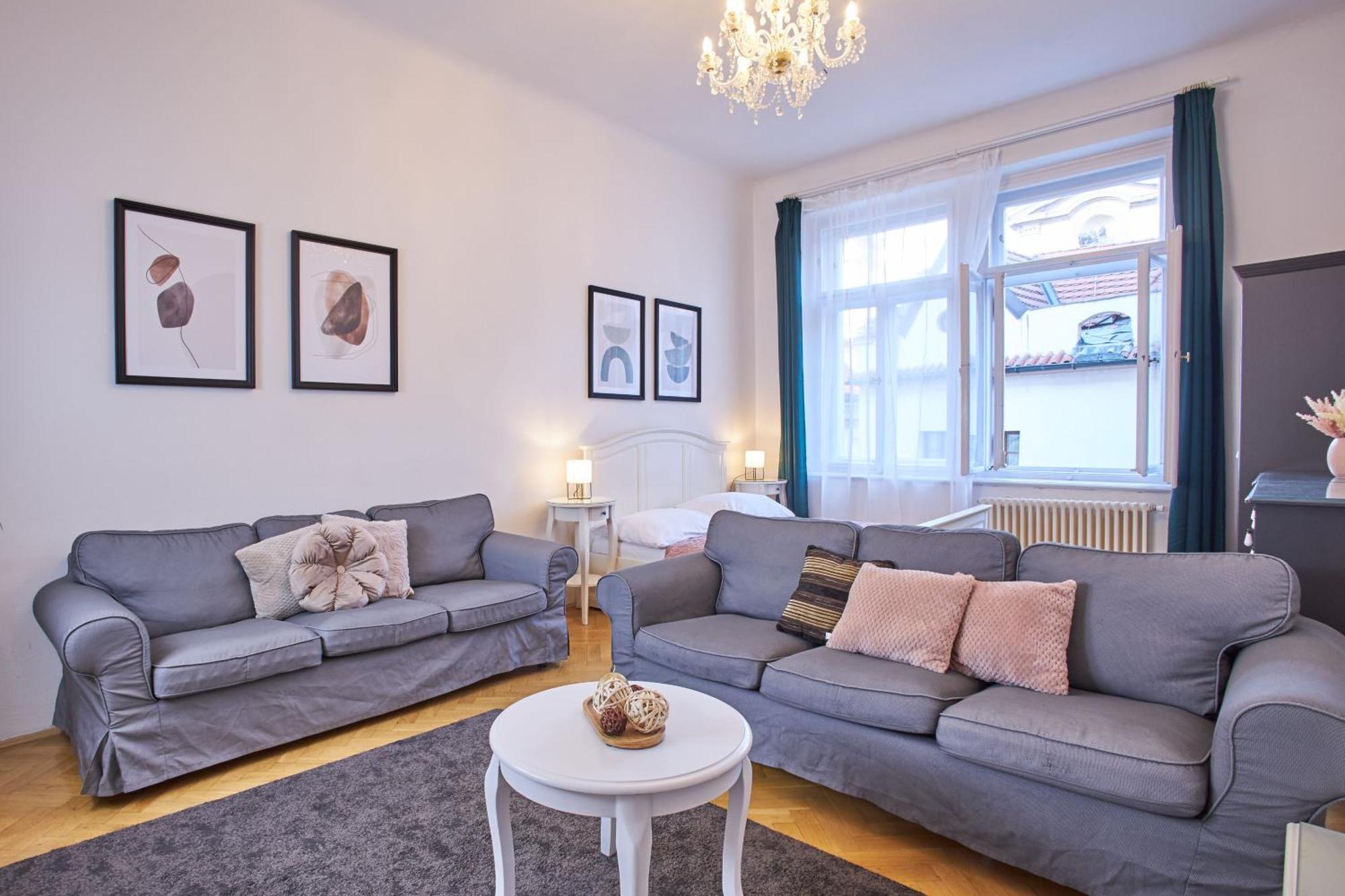 Charles Bridge Premium Residence — Photos 1